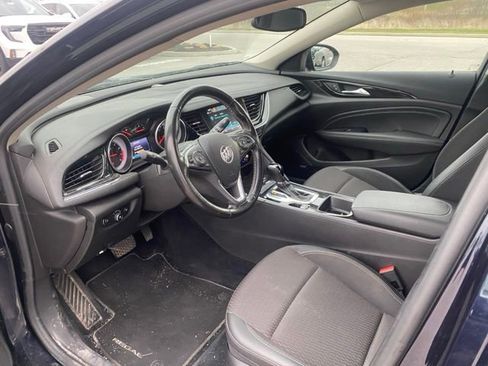 Used 2018 Buick Regal Preferred w/ Sights and Sounds Package image 9