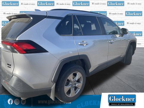Used 2022 Toyota RAV4 XLE AWD/4WD image 4