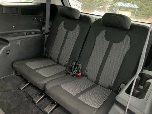 Used 2023 Kia Sorento LX image 18