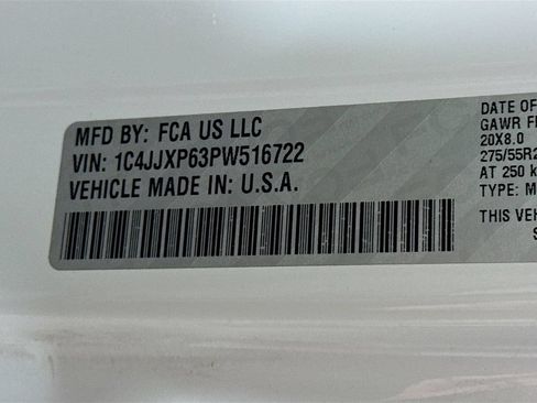 Used 2023 Jeep Wrangler Unlimited Sahara AWD/4WD image 35