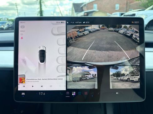 Used 2022 Tesla Model 3 Long Range AWD/4WD image 23
