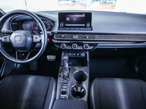 Used 2025 Honda Civic Sport image 17