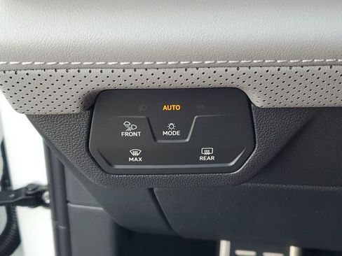 New 2026 Volkswagen Atlas Cross Sport SEL R-Line AWD/4WD image 31