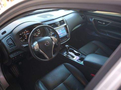 Used 2016 Nissan Altima 3.5 SL w/ 3.5 Technology Package image 45