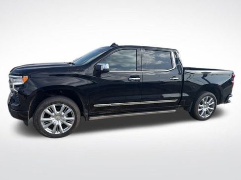 Used 2024 Chevrolet Silverado 1500 High Country w/ High Country Premium Package image 3