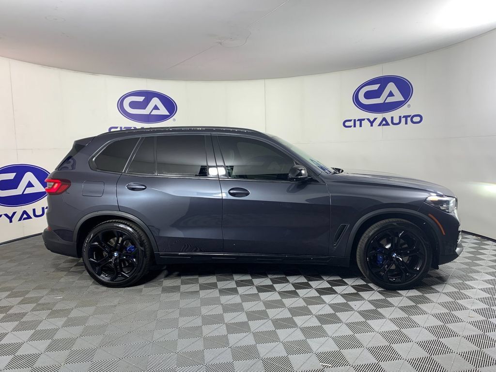 Used 2021 BMW X5 sDrive40i w/ Premium Package RWD image 2