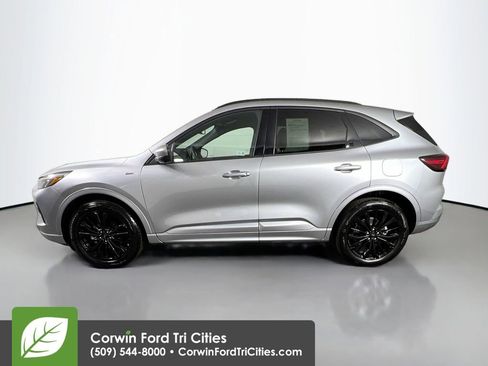 Used 2024 Ford Escape ST-Line Elite w/ Class II Trailer Tow Package image 6