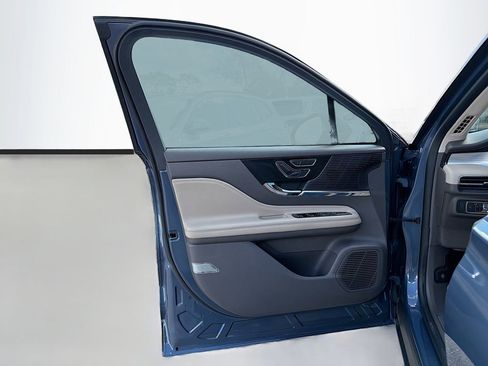 Used 2022 Lincoln Corsair Standard image 22