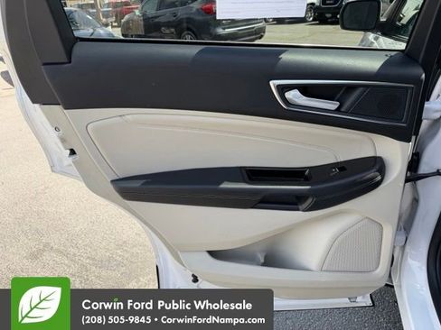 Used 2019 Ford Edge Titanium w/ Equipment Group 301A AWD/4WD image 29