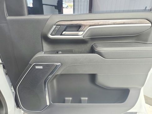 Used 2025 Chevrolet Silverado 2500 LTZ w/ LTZ Convenience Package AWD/4WD image 40