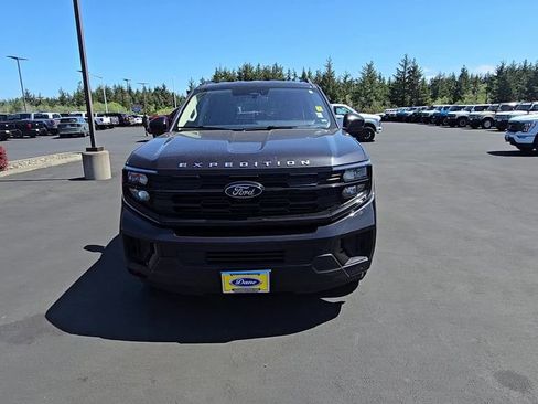 Used 2025 Ford Expedition Max Active AWD/4WD image 7