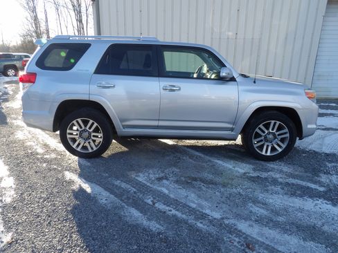 Used 2013 Toyota 4Runner SR5 image 1