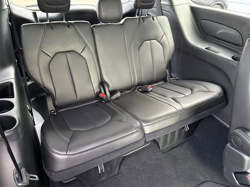 New 2026 Chrysler Pacifica Select w/ S Appearance Package image 19