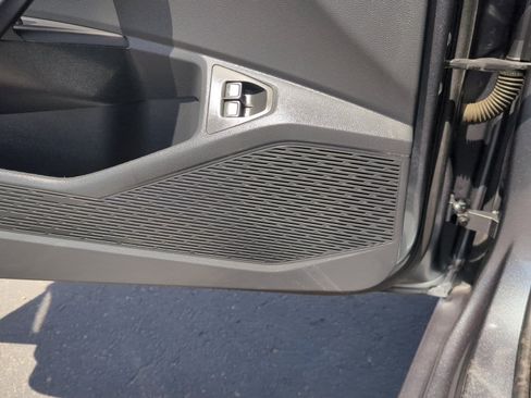 Used 2023 Volkswagen Jetta SE w/ Panoramic Sunroof Package FWD image 27