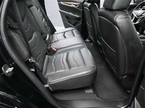 Used 2017 Cadillac XT5 Platinum image 37