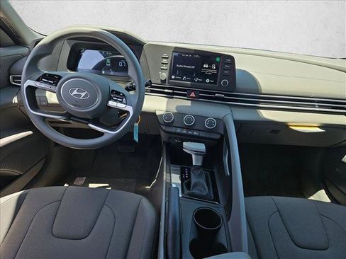 New 2026 Hyundai Elantra SE FWD image 11