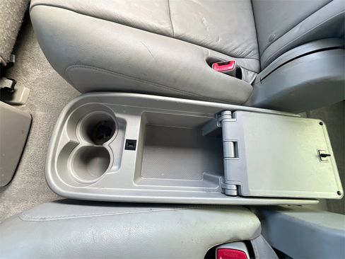 Used 2010 Toyota Highlander Limited image 36