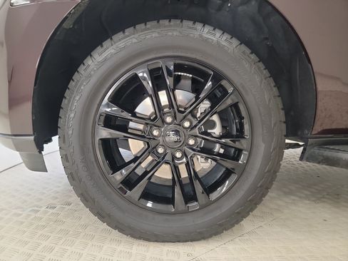 Used 2024 Ford Expedition XLT RWD image 10