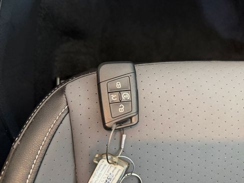 Used 2025 Volkswagen Jetta SE image 18