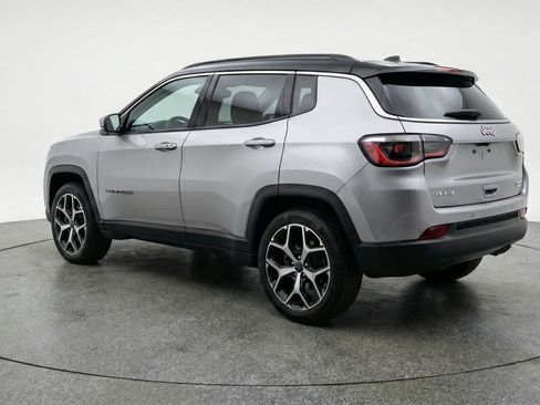 Used 2025 Jeep Compass Limited AWD/4WD image 6
