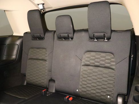 Used 2024 Nissan Pathfinder S image 17