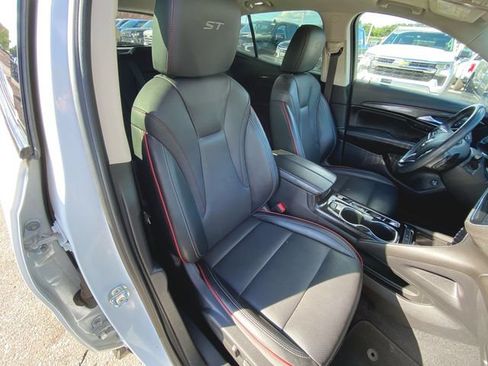 Used 2022 Buick Envision Essence w/ Sport Touring Package FWD image 27