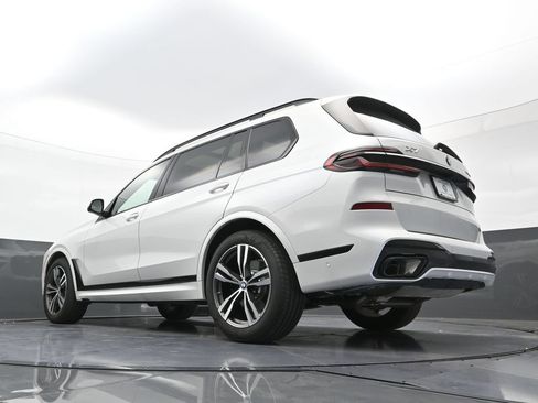 Used 2026 BMW X7 xDrive40i w/ M Sport Package AWD/4WD image 28