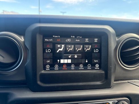 Used 2023 Jeep Wrangler Unlimited w/ Cold Weather Group AWD/4WD image 19
