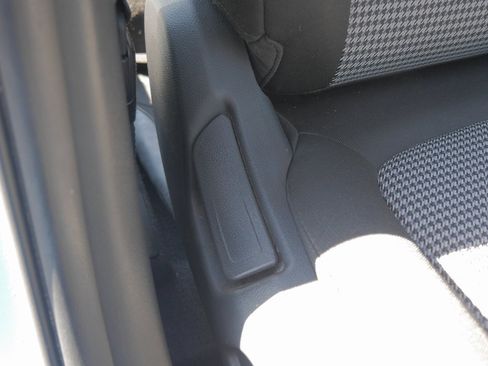 Used 2022 Hyundai Kona SE w/ Cargo Package image 13