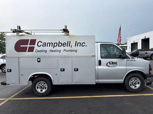 Used 2017 GMC Savana 3500 RWD image 4