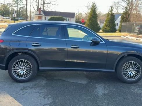 Used 2026 Mercedes-Benz GLC 300 4MATIC image 3