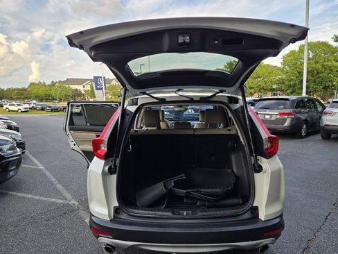 Used 2018 Honda CR-V Touring image 14