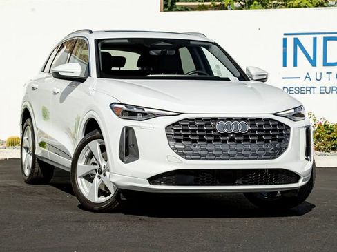 Certified 2025 Audi Q5 Premium Plus w/ Premium Plus AWD/4WD image 4