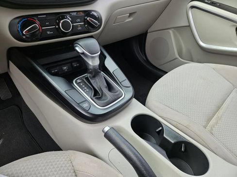 Used 2020 Kia Soul LX FWD image 22