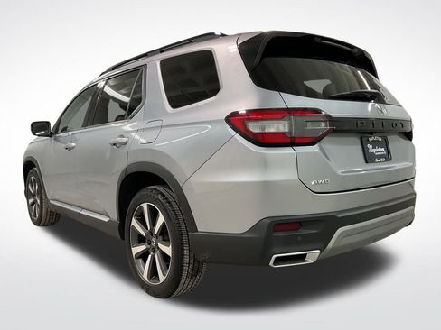 Certified 2023 Honda Pilot Elite image 2