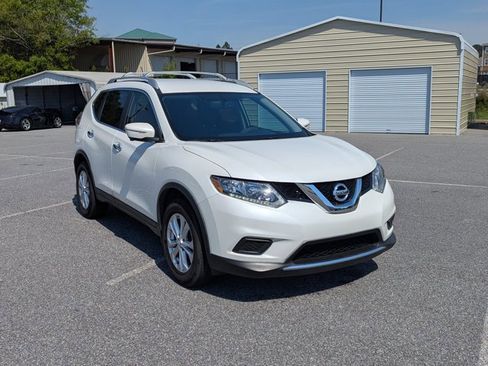 Used 2015 Nissan Rogue SV w/ SV Premium Package FWD image 3