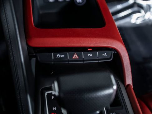 Used 2018 Audi R8 V10 w/ Premium Package RWD image 34