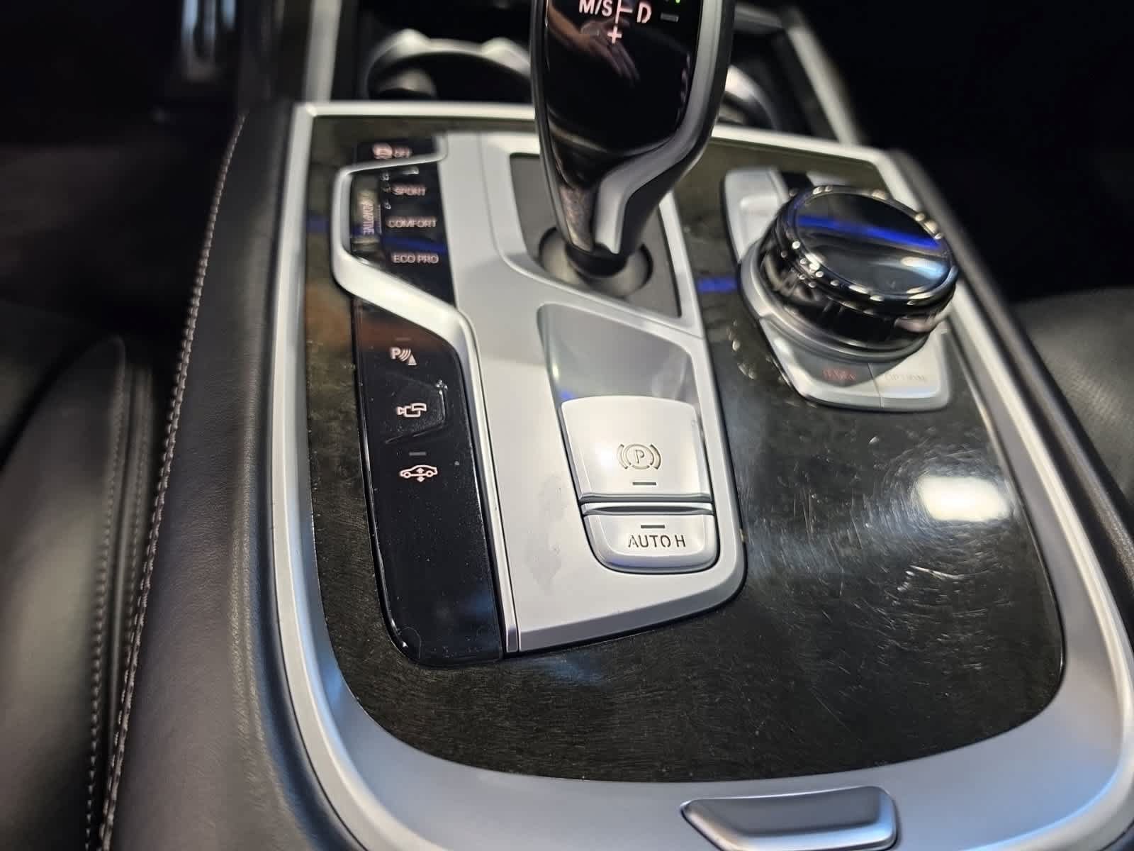 Used 2022 BMW 750i xDrive w/ Executive Package AWD/4WD image 27
