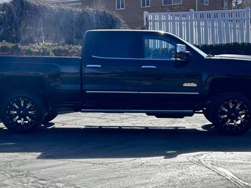 Used 2018 Chevrolet Silverado 3500 High Country image 6