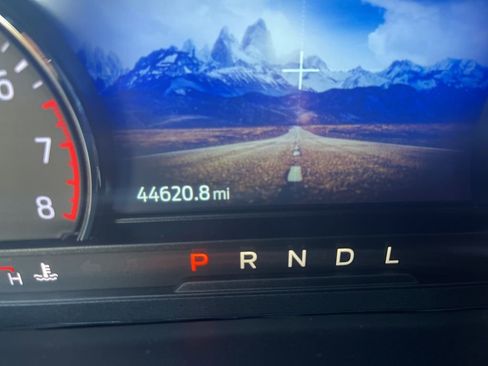 Used 2022 Ford Explorer ST-Line w/ Class IV Trailer Tow Package image 5