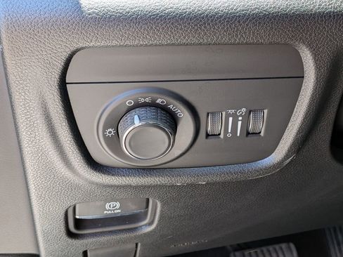 Used 2023 Jeep Grand Cherokee Altitude AWD/4WD image 15