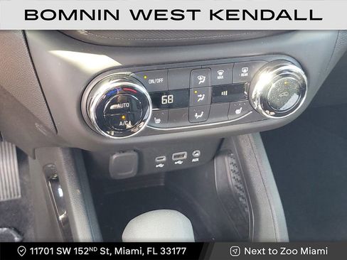 Used 2023 Chevrolet TrailBlazer LT w/ Convenience Package image 27