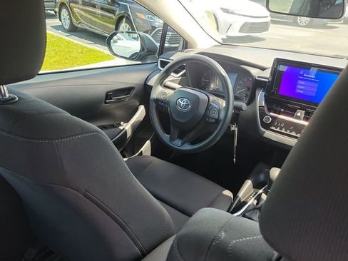 Used 2025 Toyota Corolla LE FWD image 13