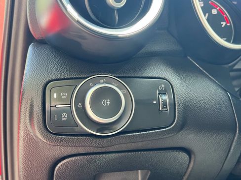 Used 2020 Alfa Romeo Giulia Ti Sport AWD/4WD image 28