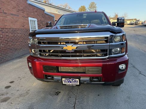 Used 2018 Chevrolet Silverado 2500 High Country w/ Duramax Plus Package image 4