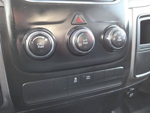 Used 2014 RAM 2500 Tradesman w/ Chrome Appearance Group image 25