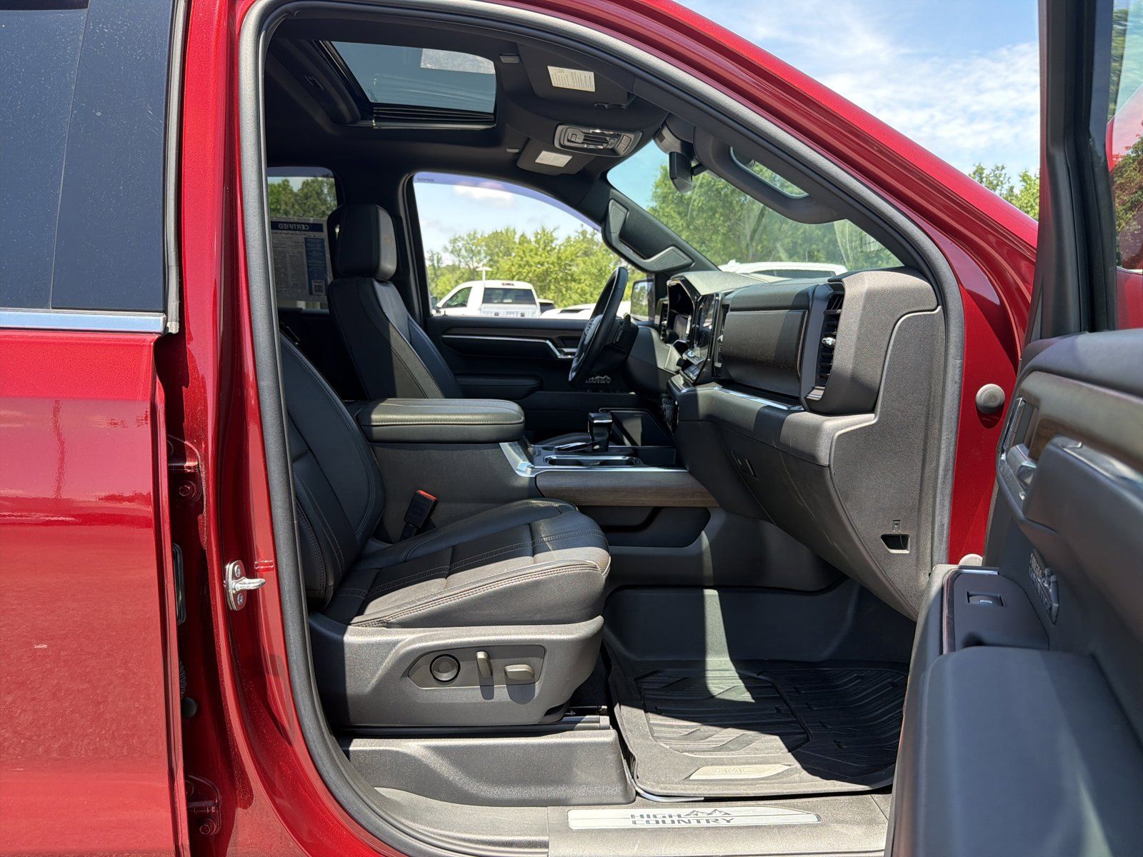 Used 2023 Chevrolet Silverado 1500 High Country AWD/4WD image 33