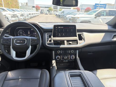 Used 2023 GMC Yukon XL SLT w/ SLT Luxury Package AWD/4WD image 30