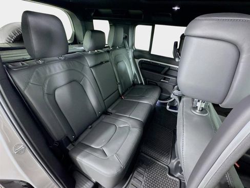 New 2026 Land Rover Defender 110 X-Dynamic SE AWD/4WD image 29