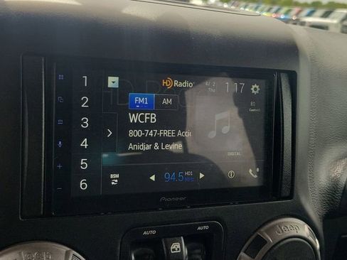 Used 2018 Jeep Wrangler Unlimited Sport S image 22